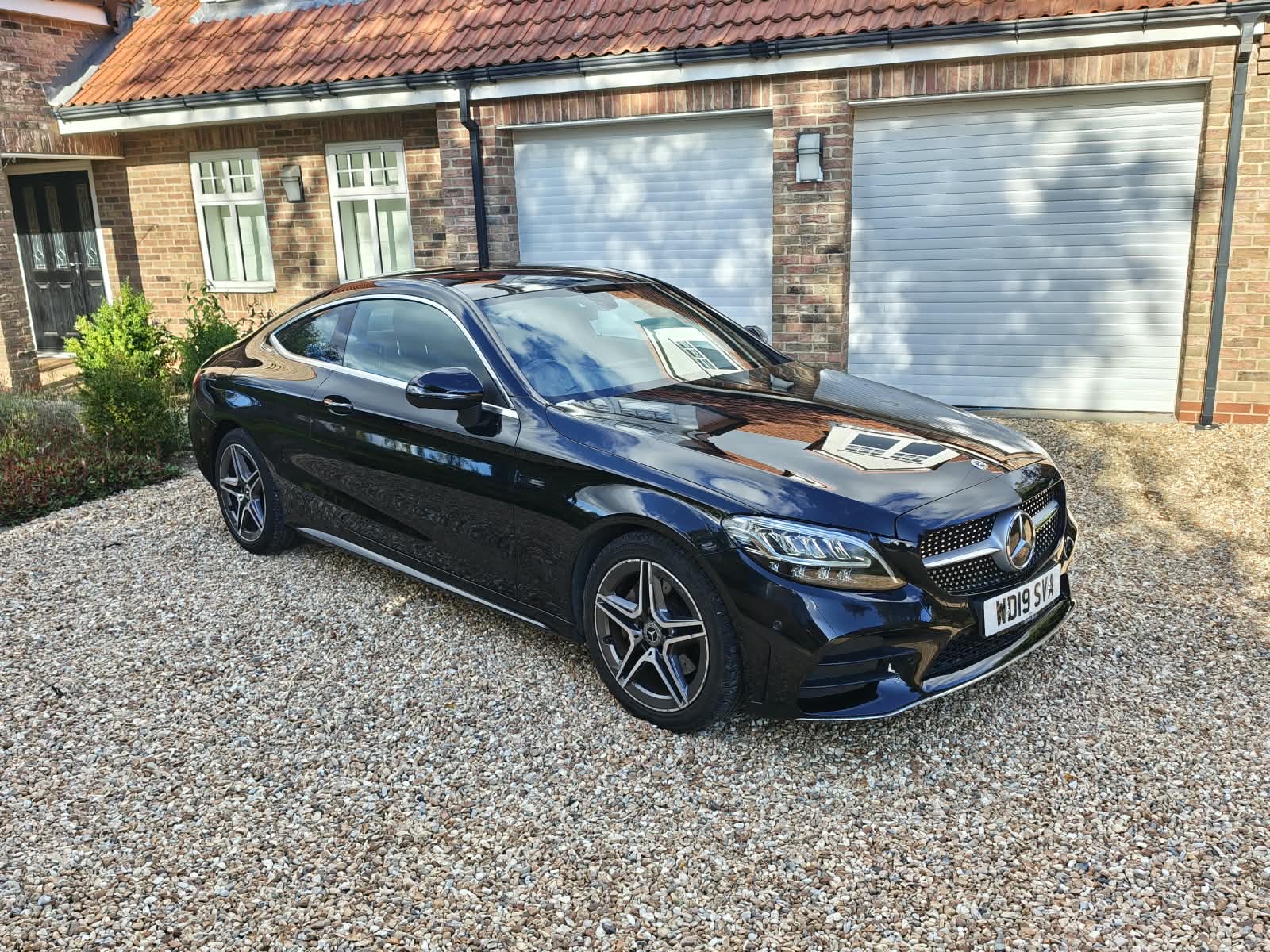 
								Mercedes-Benz C-Class Coupé C220d AMG Line 9G-Tronic full									