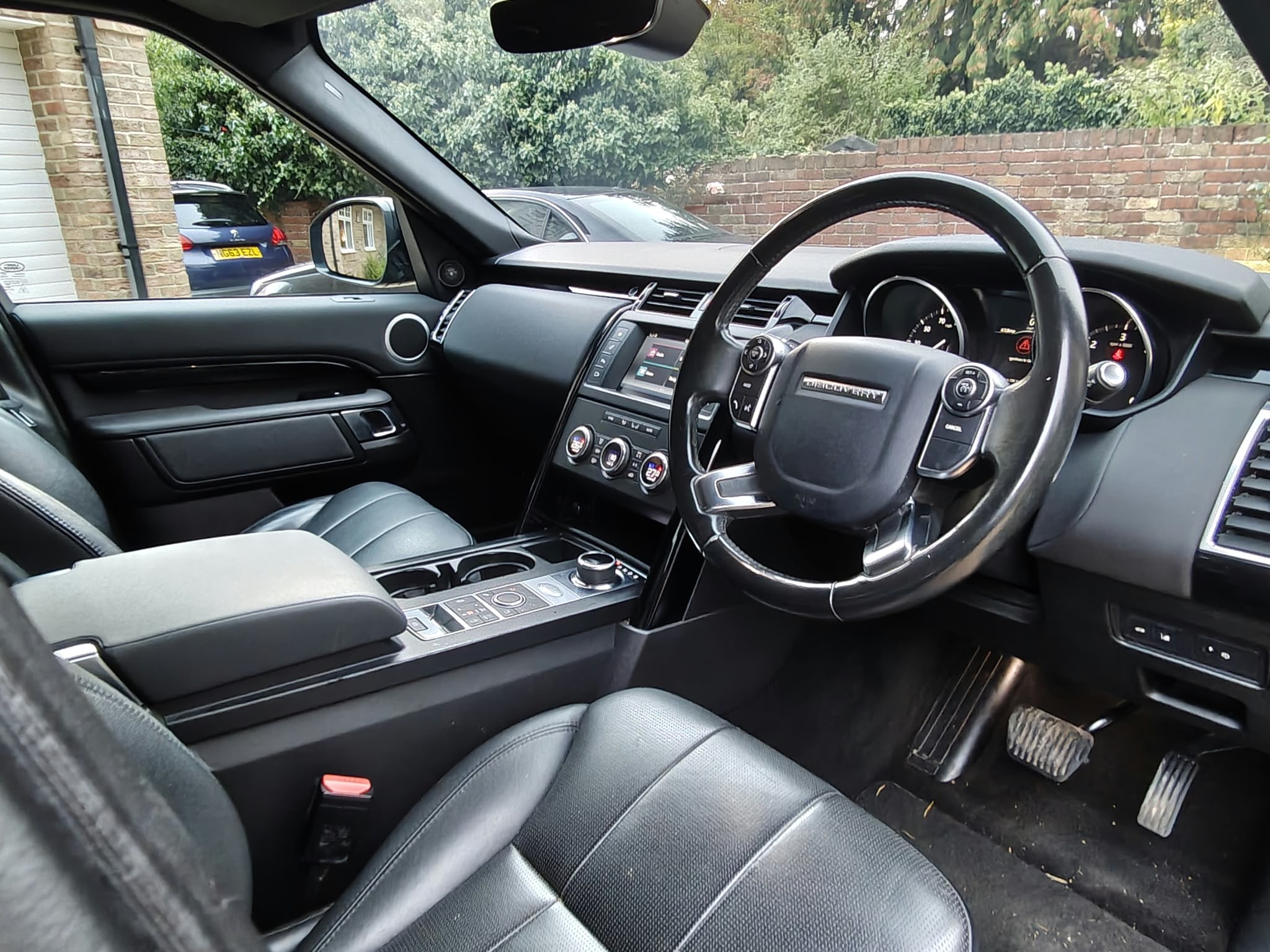 
								Land Rover Discovery 2.0 SD4 SE 4WD Automatic full									