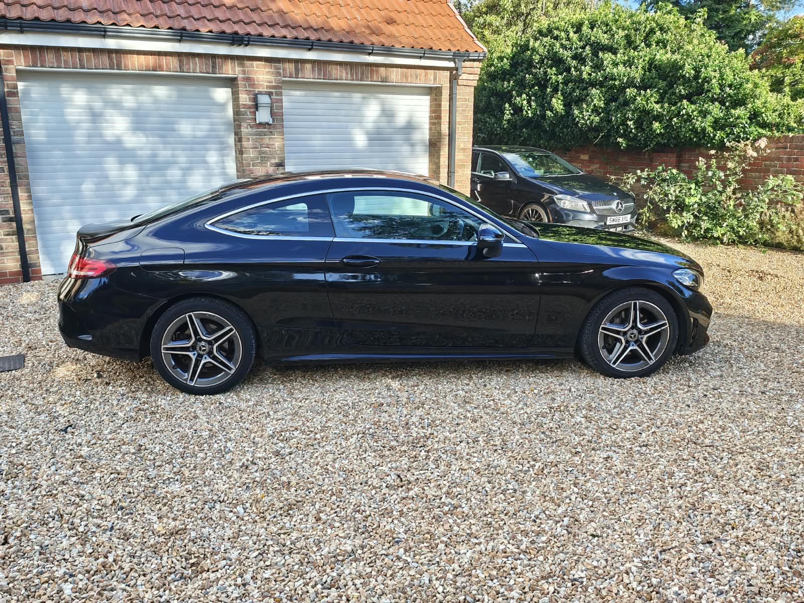 
								Mercedes-Benz C-Class Coupé C220d AMG Line 9G-Tronic full									