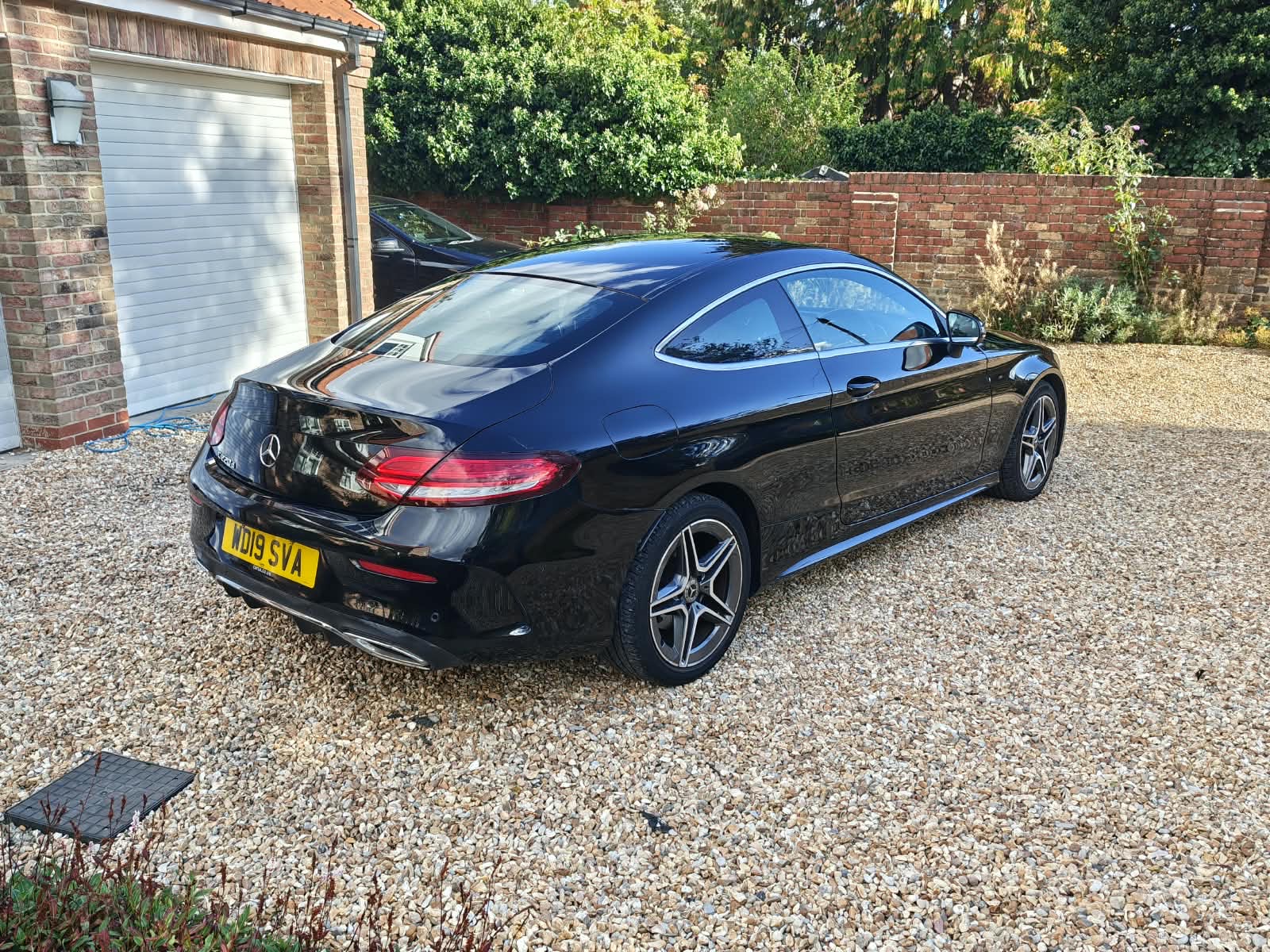 
								Mercedes-Benz C-Class Coupé C220d AMG Line 9G-Tronic full									
