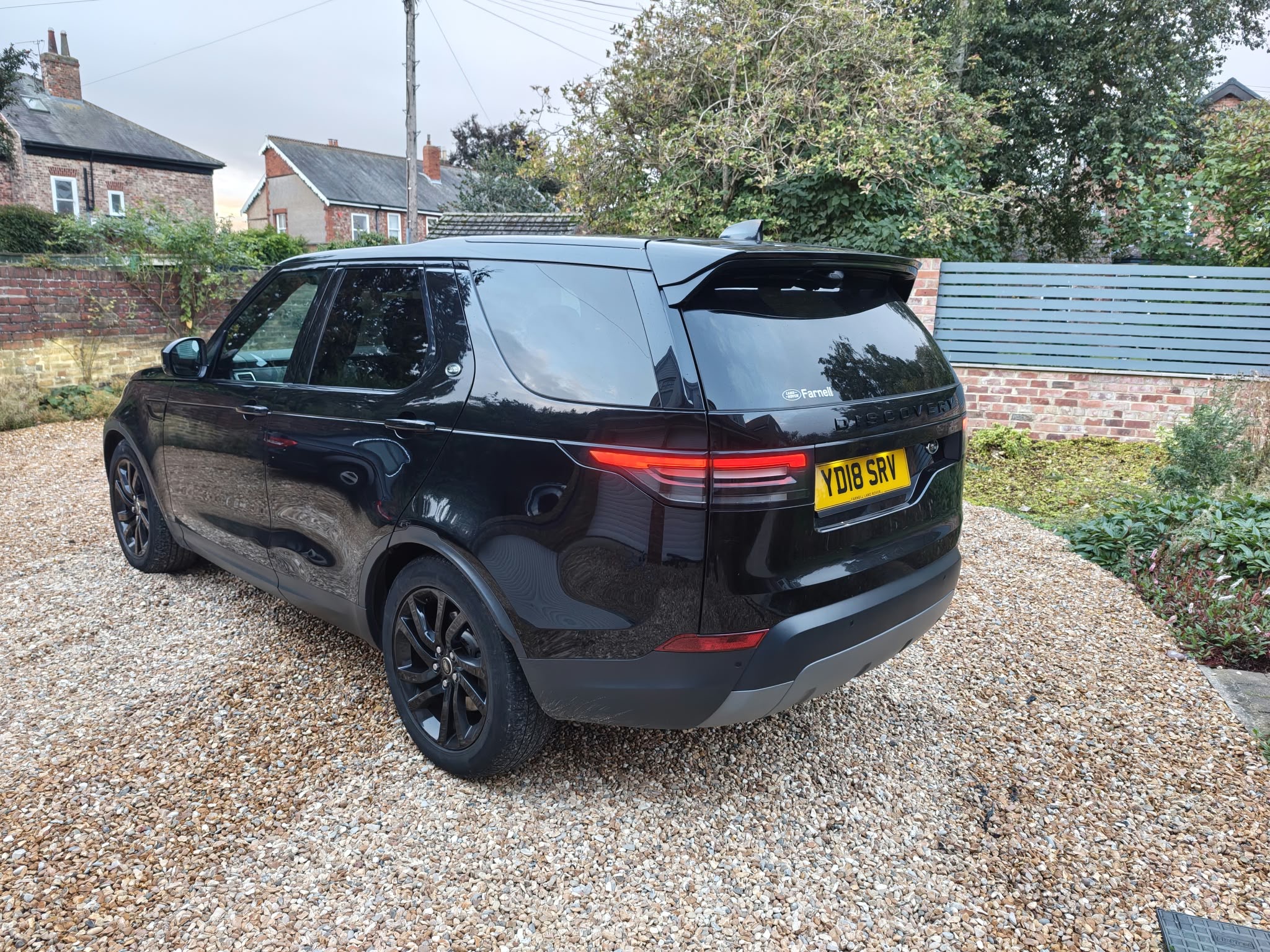 
								Land Rover Discovery 2.0 SD4 SE 4WD Automatic full									
