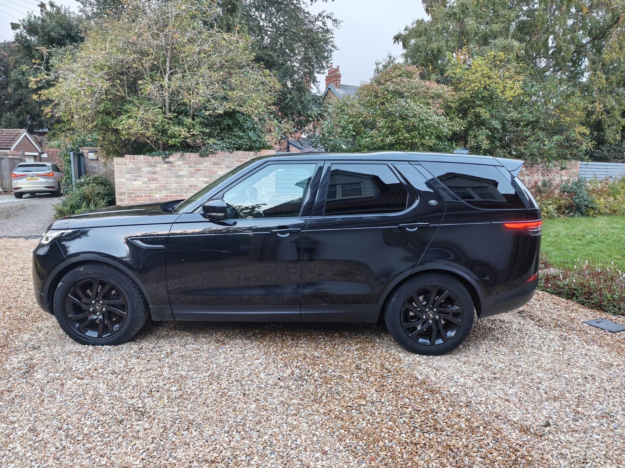 
								Land Rover Discovery 2.0 SD4 SE 4WD Automatic full									